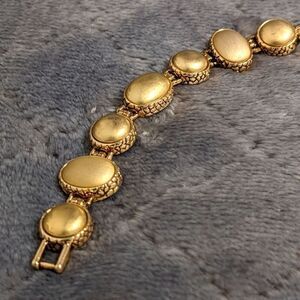 Vintage Liz Claiborne Brushed Goldtone Round & Oval Medallion Bracelet